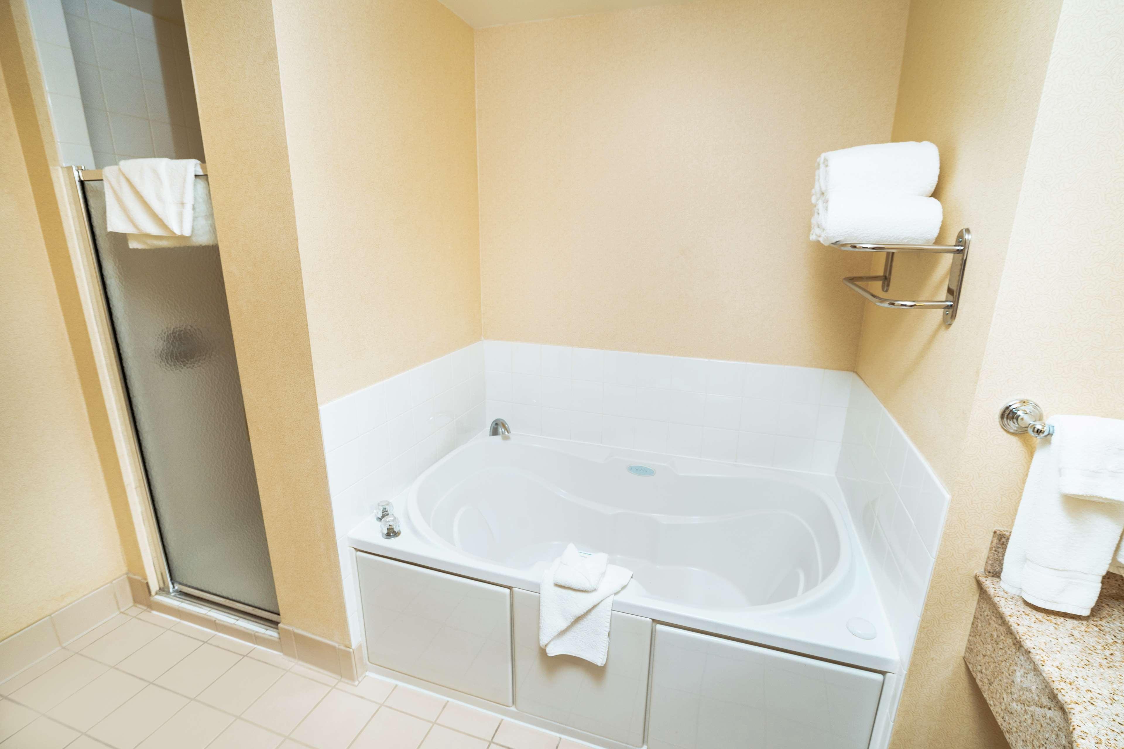 Hilton Garden Inn Ontario Rancho Cucamonga Eksteriør billede