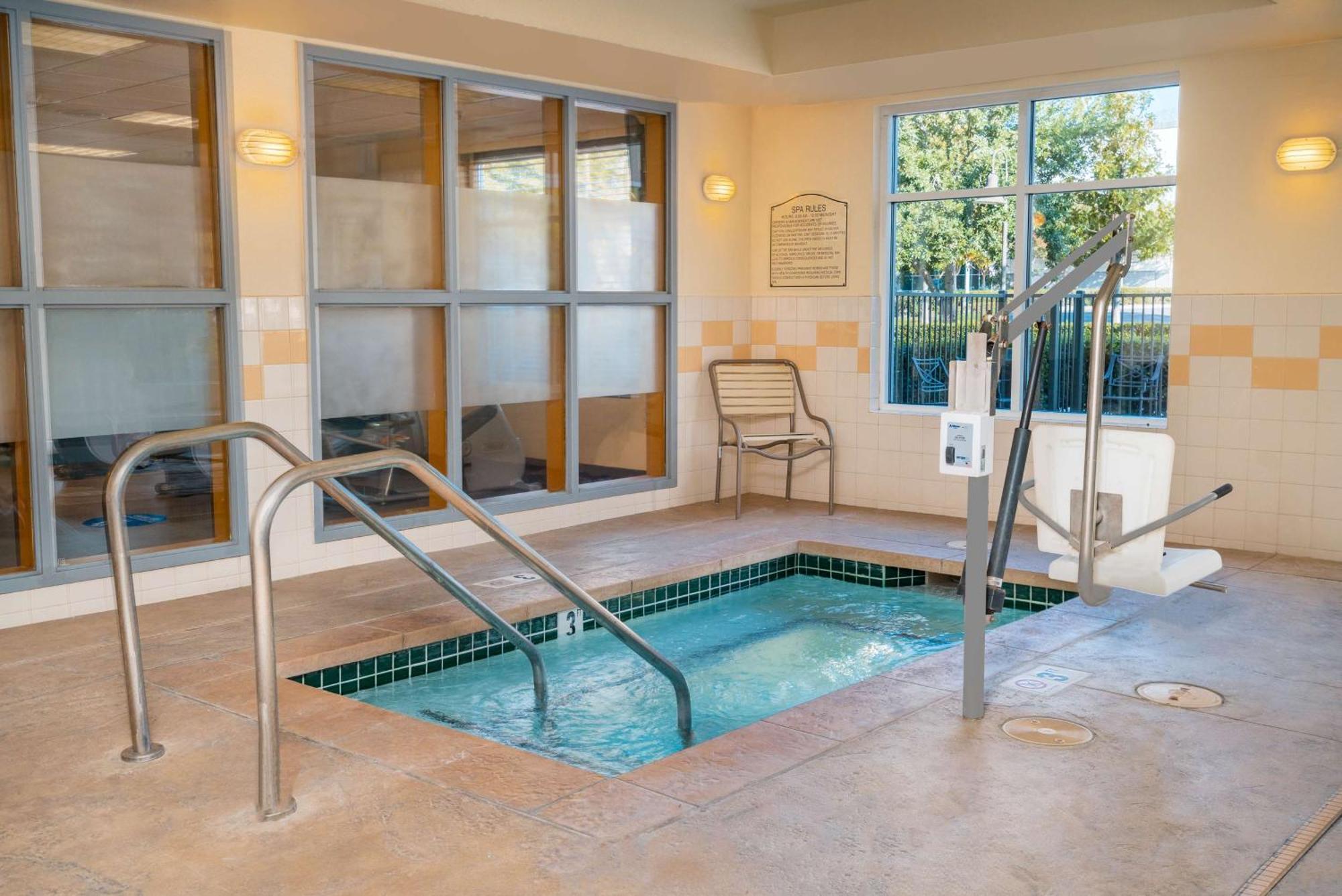 Hilton Garden Inn Ontario Rancho Cucamonga Eksteriør billede